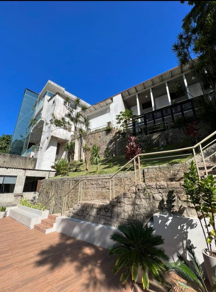 Casa de alto padrão no Ilha Porchat - São Vicente - SP